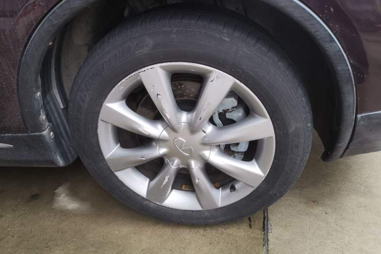 Used Infiniti QX50 2015 2.5L Enjoyment Edition Right Front Wheel Hub
