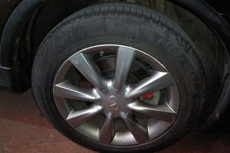 Used Infiniti QX50 2015 2.5L Comfort Edition Right Front Wheel Hub
