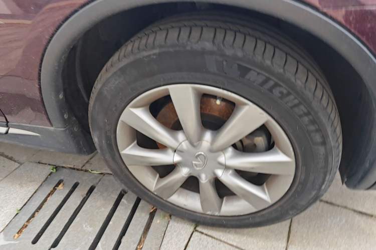 Used Infiniti QX50 2015 2.5L Enjoyment Edition Right Front Wheel Hub