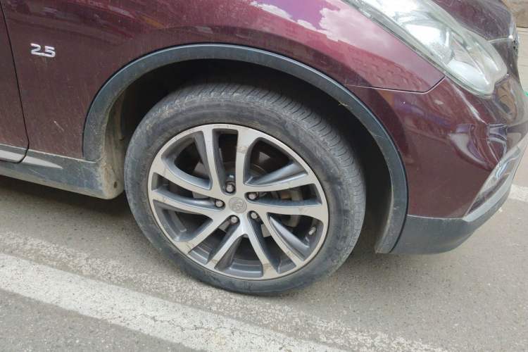 Used Infiniti QX50 2015 2.5L Luxury Edition Right Front Wheel Hub