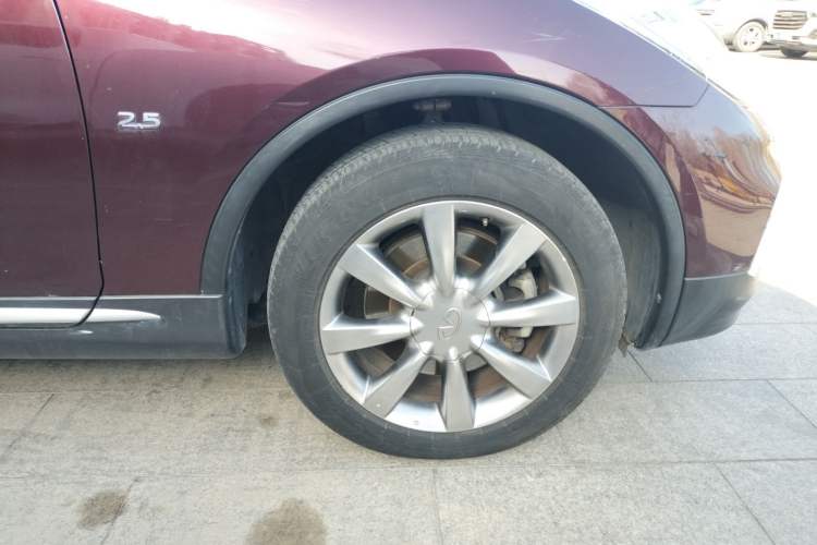 Used Infiniti QX50 2015 2.5L Comfort Edition Right Front Wheel Hub