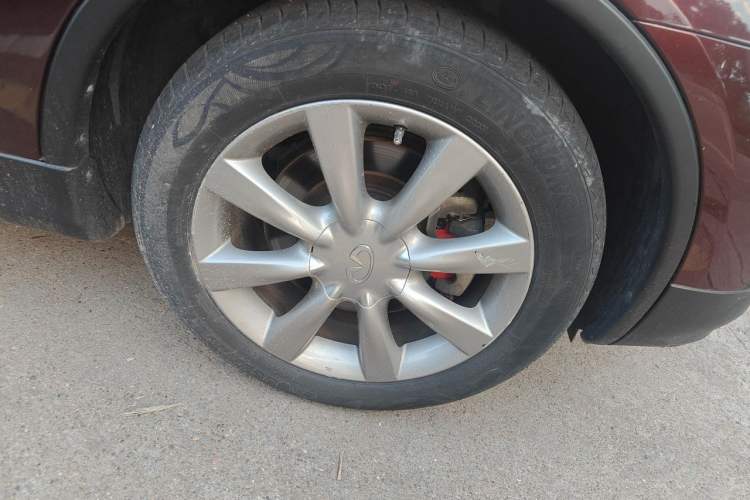 Used Infiniti QX50 2015 2.5L Comfort Edition Right Front Wheel Hub