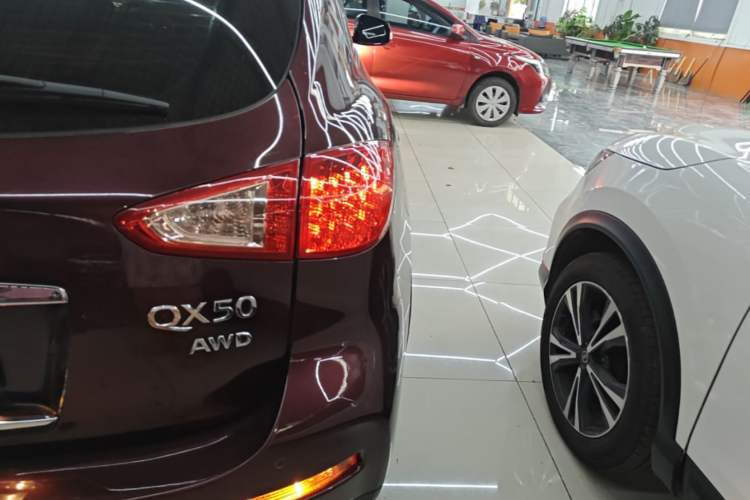 Used Infiniti QX50 2015 2.5L Comfort Edition Right Rear Taillight
