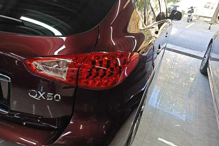 Used Infiniti QX50 2015 2.5L Luxury Edition Right Rear Taillight
