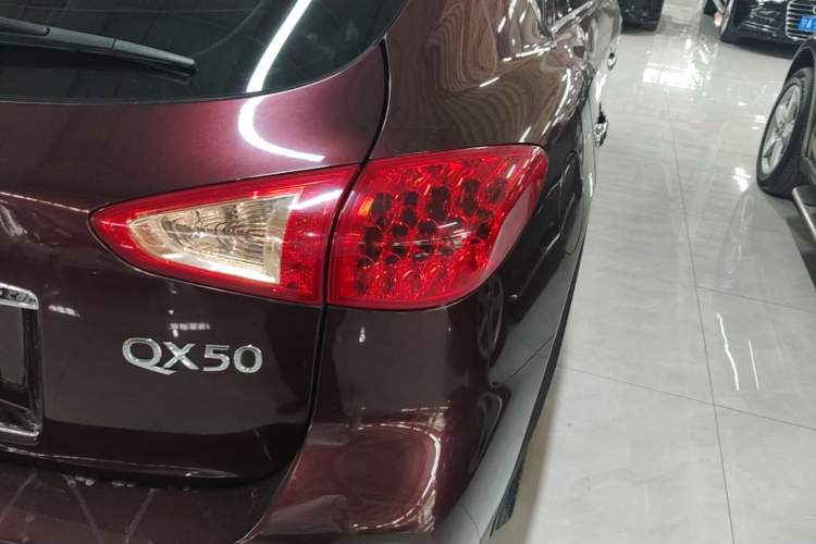Used Infiniti QX50 2015 2.5L Comfort Edition Right Rear Taillight