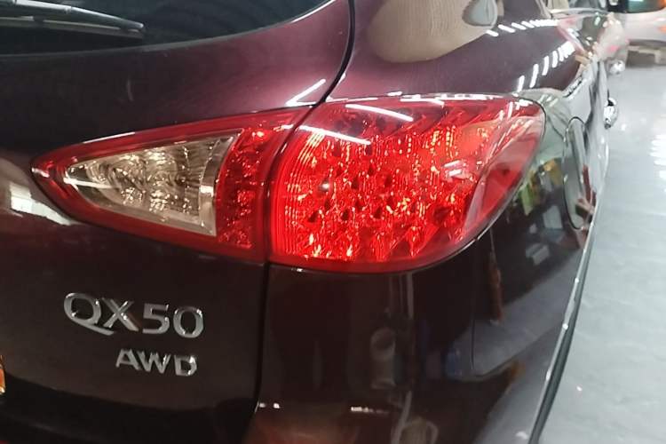 Used Infiniti QX50 2015 2.5L Comfort Edition Right Rear Taillight