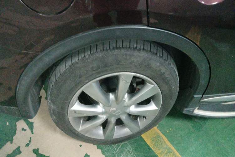 Used Infiniti QX50 2015 2.5L Comfort Edition Right Rear Wheel Hub