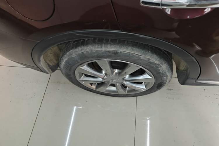 Used Infiniti QX50 2015 2.5L Comfort Edition Right Rear Wheel Hub