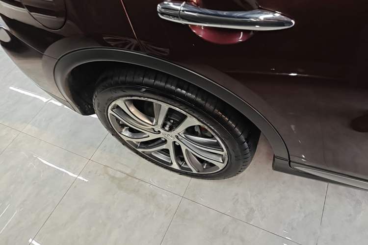 Used Infiniti QX50 2015 2.5L Luxury Edition Right Rear Wheel Hub