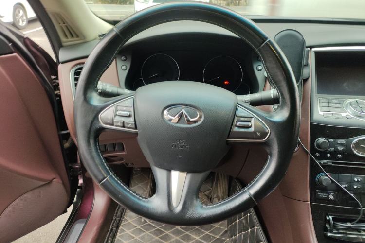 Used Infiniti QX50 2015 2.5L Enjoyment Edition Steering Wheel