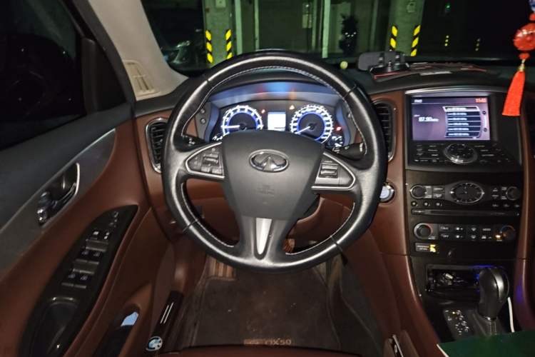 Used Infiniti QX50 2015 2.5L Enjoyment Edition Steering Wheel