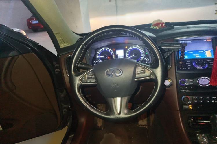 Used Infiniti QX50 2015 2.5L Luxury Edition Steering Wheel