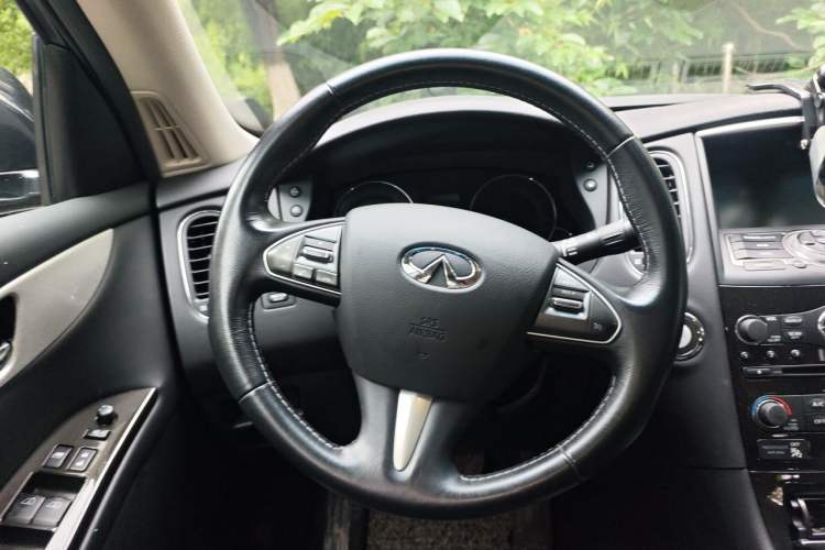 Used Infiniti QX50 2015 2.5L Comfort Edition Steering Wheel