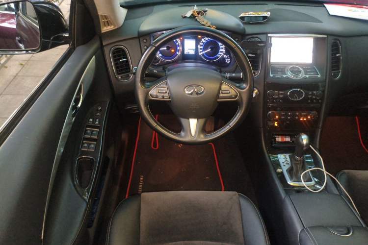 Used Infiniti QX50 2015 2.5L Comfort Edition Steering Wheel