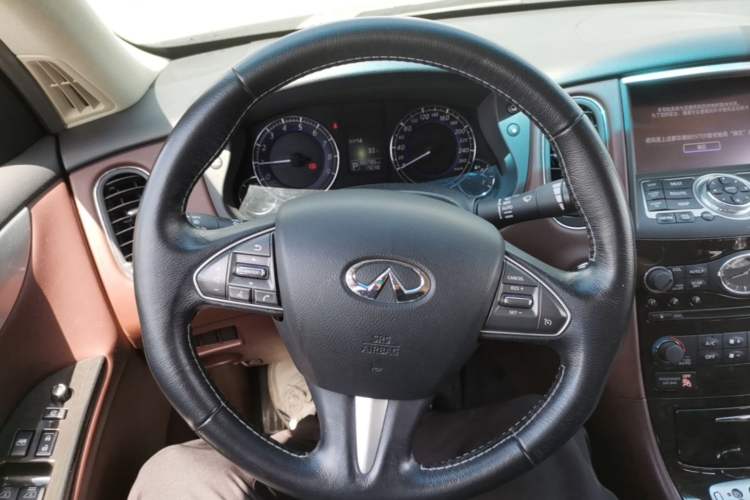 Used Infiniti QX50 2015 2.5L Enjoyment Edition Steering Wheel