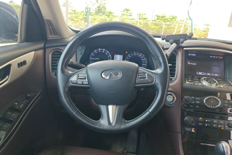Used Infiniti QX50 2015 2.5L Luxury Edition Steering Wheel
