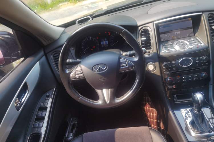 Used Infiniti QX50 2015 2.5L Comfort Edition Steering Wheel