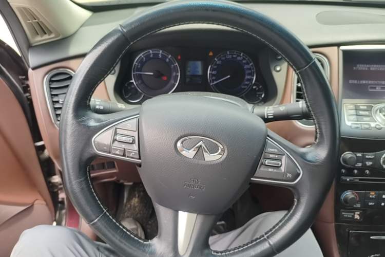 Used Infiniti QX50 2015 2.5L Enjoyment Edition Steering Wheel