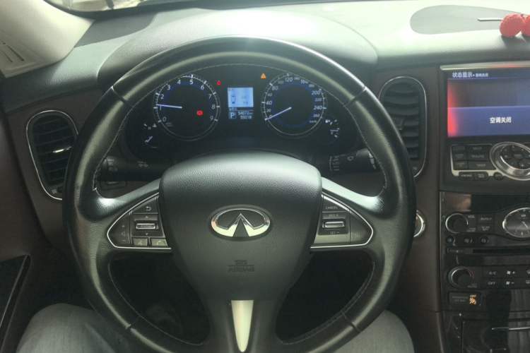 Used Infiniti QX50 2015 2.5L Luxury Edition Steering Wheel
