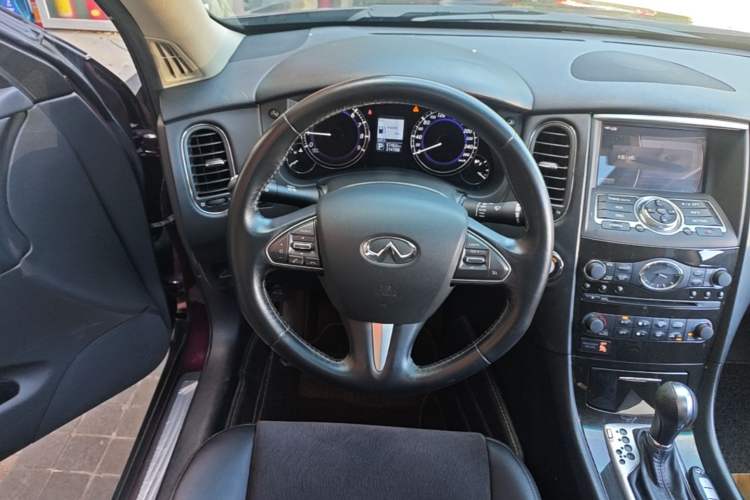 Used Infiniti QX50 2015 2.5L Comfort Edition Steering Wheel