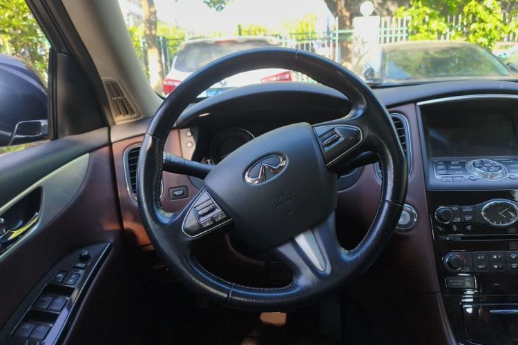 Used Infiniti QX50 2015 2.5L Enjoyment Edition Steering Wheel