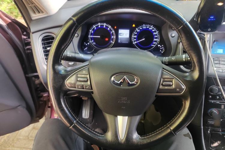 Used Infiniti QX50 2015 2.5L Enjoyment Edition Steering Wheel