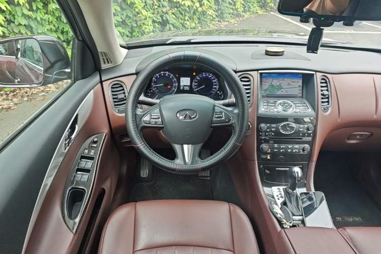 Used Infiniti QX50 2015 2.5L Enjoyment Edition Steering Wheel