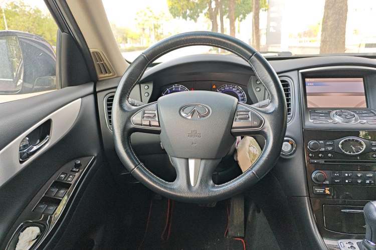 Used Infiniti QX50 2015 2.5L Comfort Edition Steering Wheel