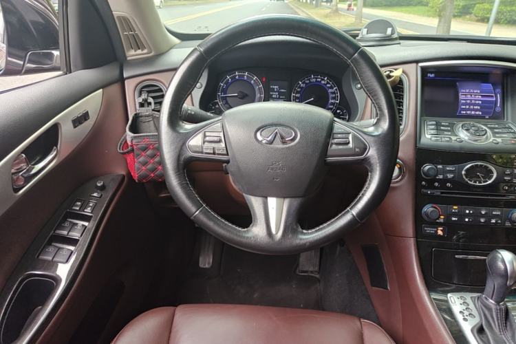 Used Infiniti QX50 2015 2.5L Luxury Edition Steering Wheel