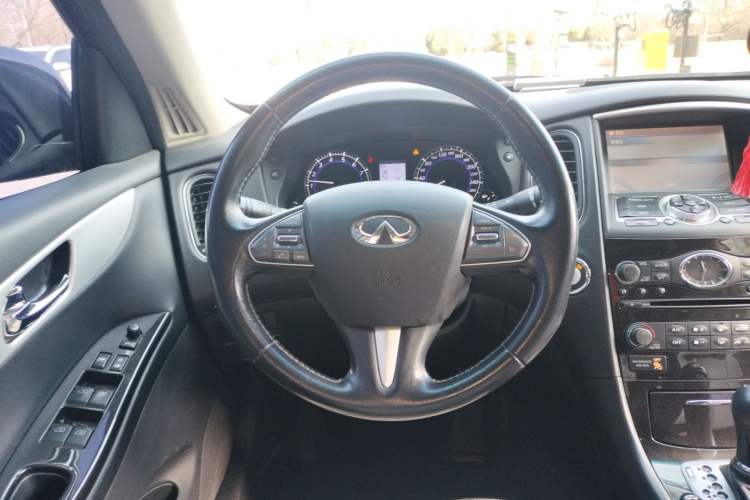 Used Infiniti QX50 2015 2.5L Comfort Edition Steering Wheel