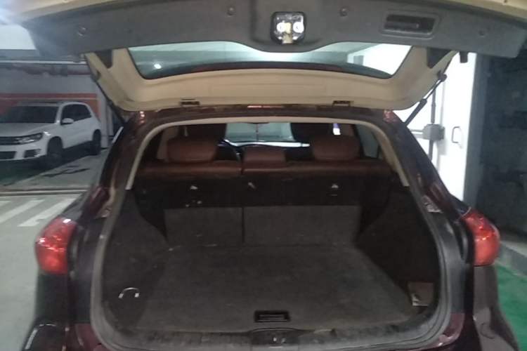 Used Infiniti QX50 2015 2.5L Enjoyment Edition Trunk