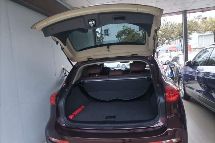 Used Infiniti QX50 2015 2.5L Luxury Edition Trunk