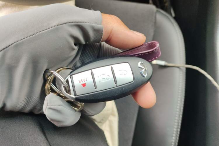 Used Infiniti QX50 2015 2.5L Comfort Edition Vehicle Key