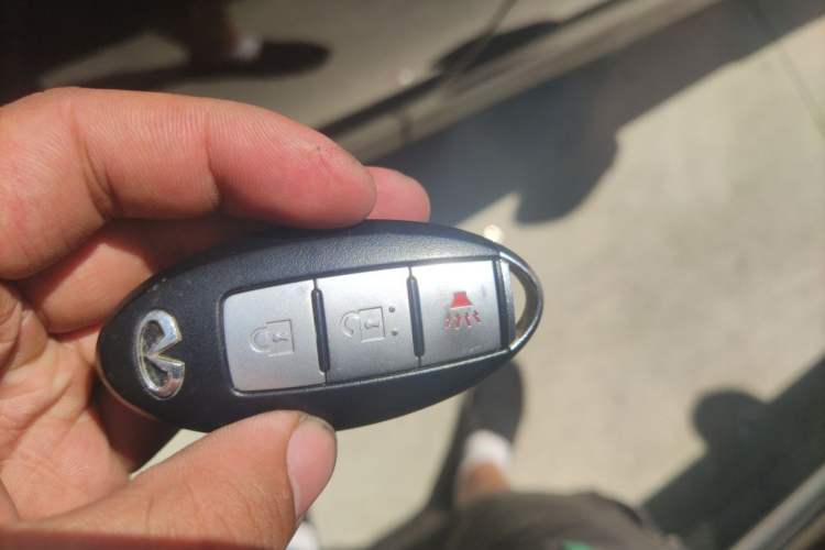 Used Infiniti QX50 2015 2.5L Comfort Edition Vehicle Key