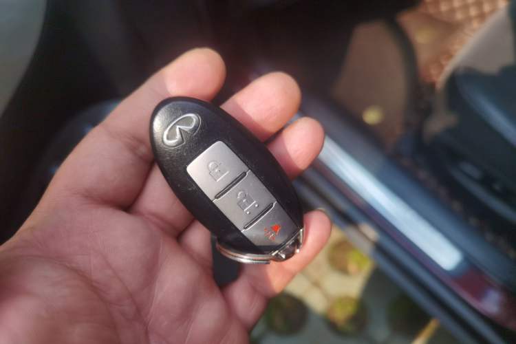 Used Infiniti QX50 2015 2.5L Comfort Edition Vehicle Key