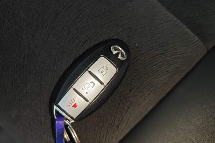 Used Infiniti QX50 2015 2.5L Comfort Edition Vehicle Key