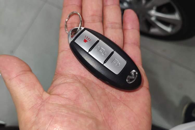 Used Infiniti QX50 2015 2.5L Comfort Edition Vehicle Key