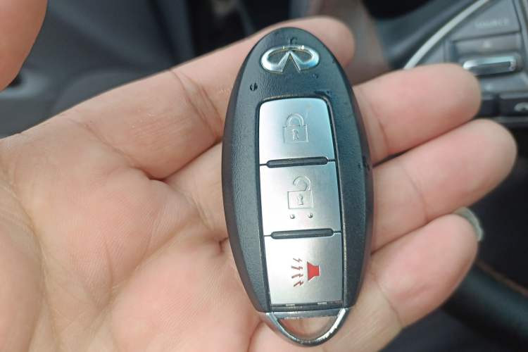 Used Infiniti QX50 2015 2.5L Comfort Edition Vehicle Key