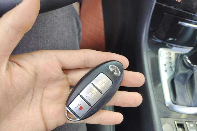 Used Infiniti QX50 2015 2.5L Comfort Edition Vehicle Key