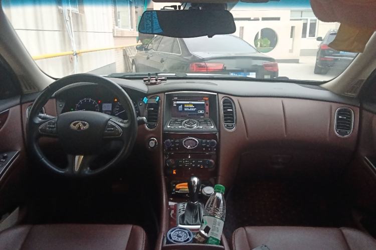 Used Infiniti QX50 2015 2.5L Luxury Edition Center Console