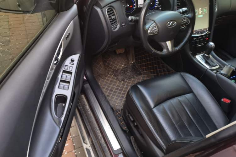 Used Infiniti QX50 2015 2.5L Luxury Edition Driver Seat