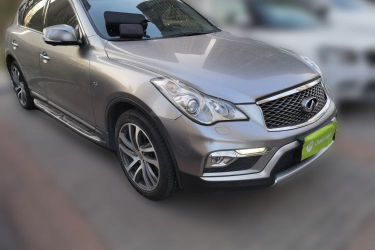 Used Infiniti QX50 2015 2.5L Luxury Edition Front Right 45 Deg