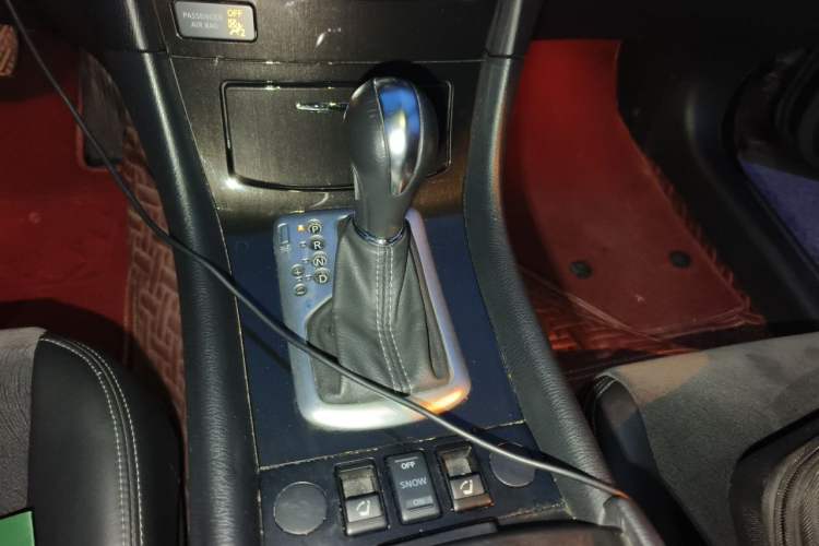 Used Infiniti QX50 2015 2.5L Comfort Edition Gear Lever