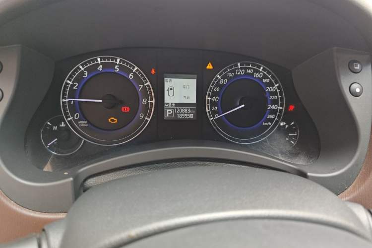 Used Infiniti QX50 2015 2.5L Enjoyment Edition Odometer Close Up