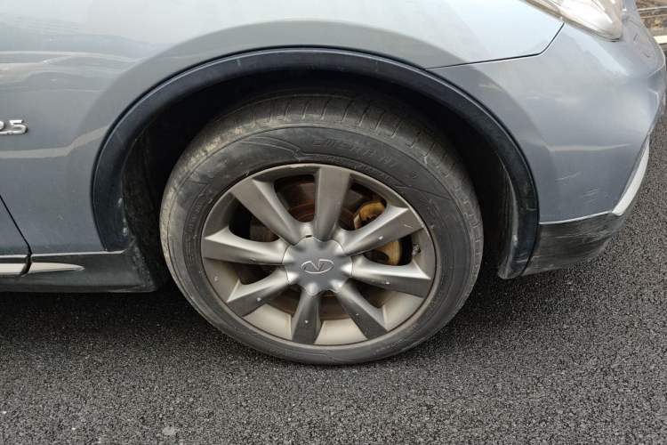 Used Infiniti QX50 2015 2.5L Enjoyment Edition Right Front Wheel Hub
