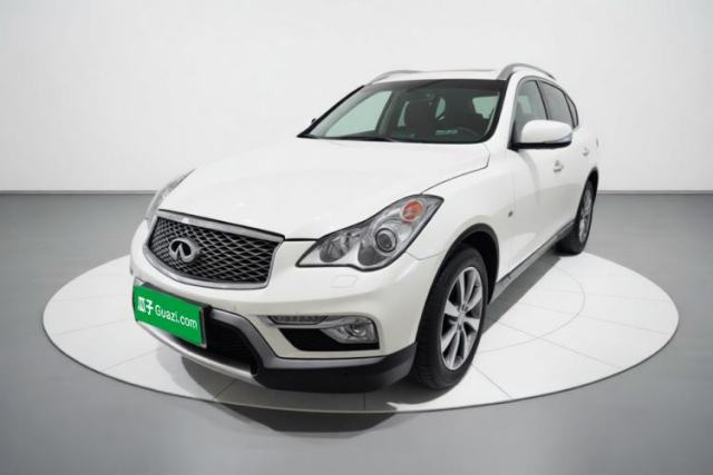 Ojetý Infiniti QX50 2015 2.5L Comfort Edition
