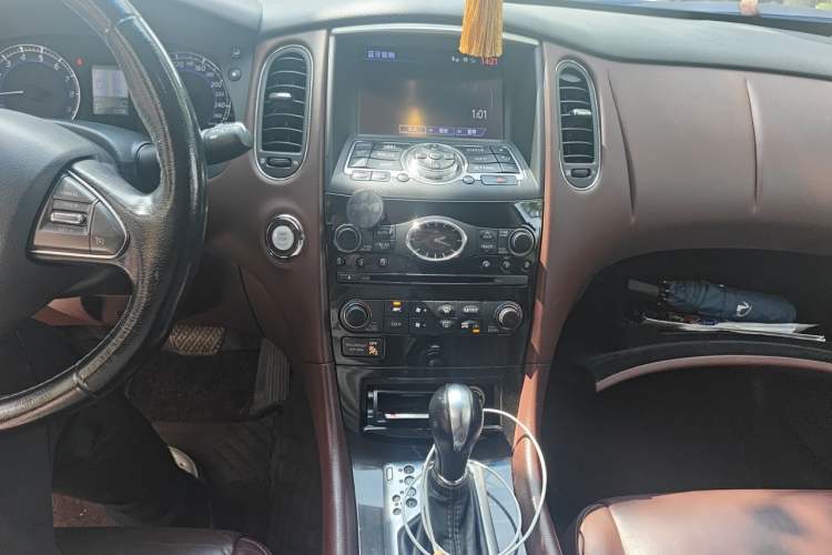 Used Infiniti QX50 2015 2.5L Luxury Edition Audio And AC Panel