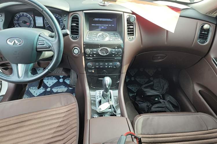 Used Infiniti QX50 2015 2.5L Enjoyment Edition Audio And AC Panel