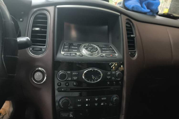 Used Infiniti QX50 2015 2.5L Enjoyment Edition Audio And AC Panel