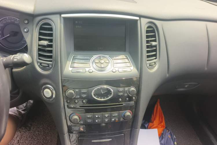 Used Infiniti QX50 2015 2.5L Comfort Edition Audio And AC Panel